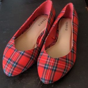 Torrid red tartan plaid flats sz 8.5W